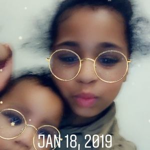 Meet your Posher, Iona